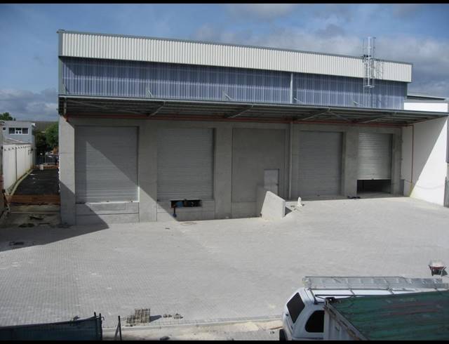 1,525M² FACTORY TO LET IN NDABENI